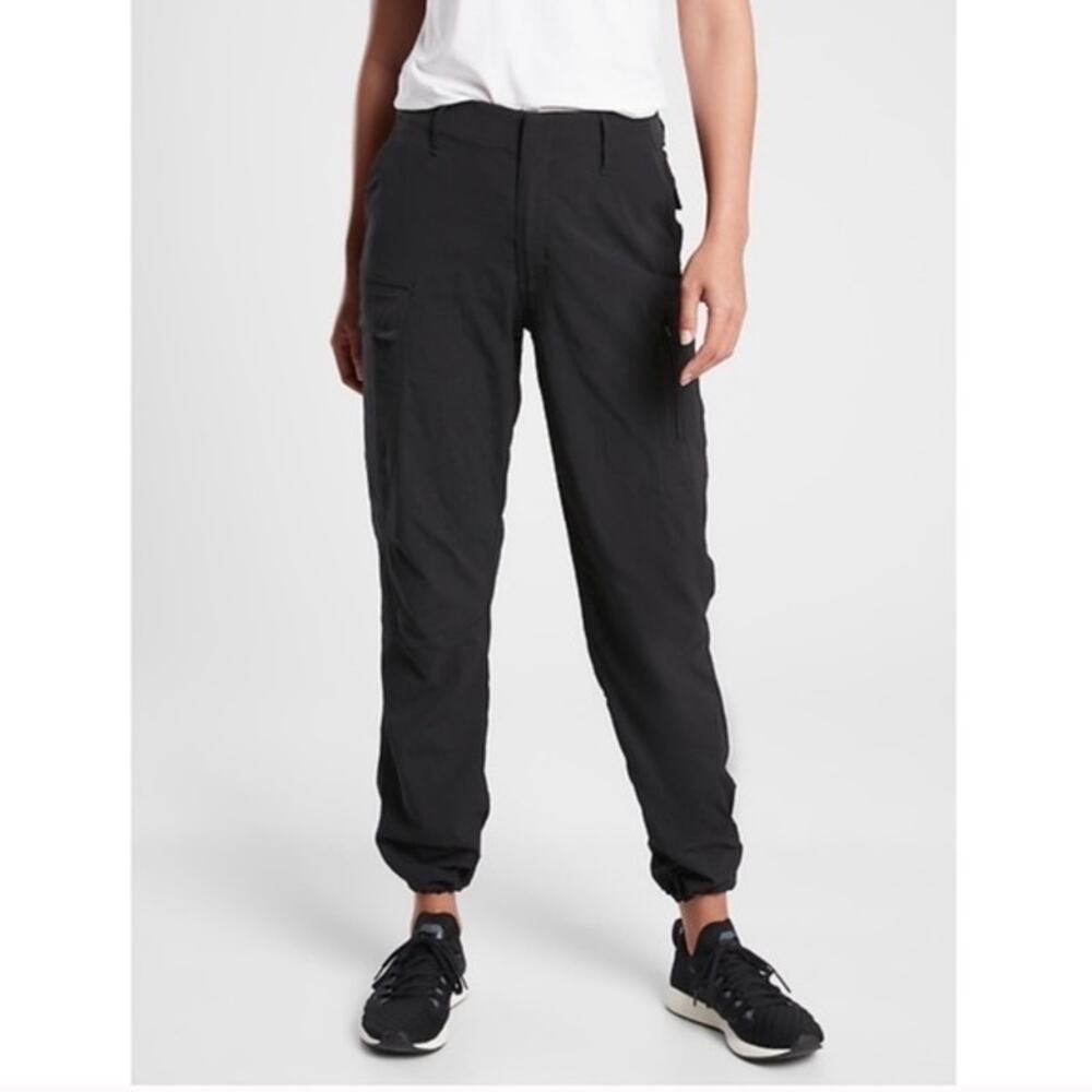 NWT Athleta Black Trekkie Utility Cargo Pant